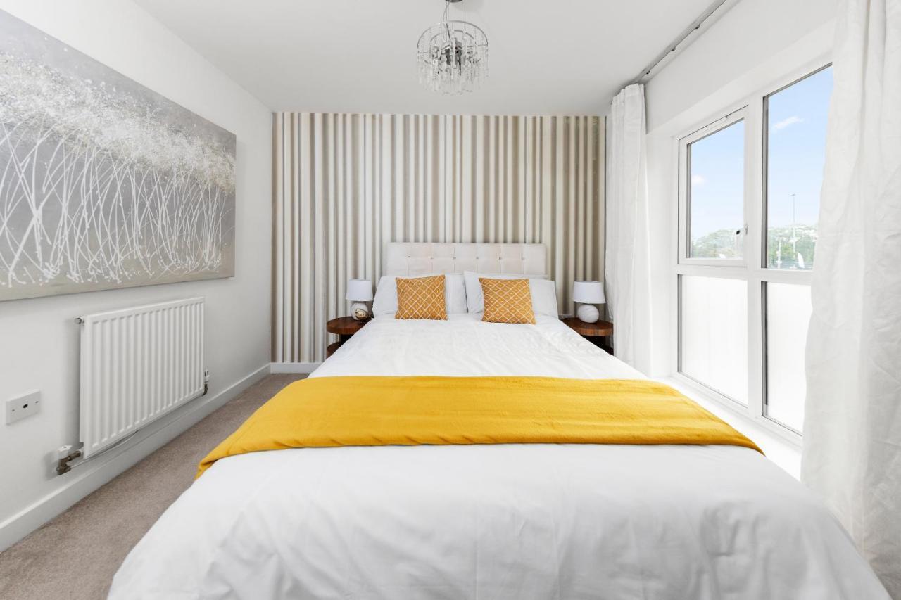 Royal House Wolverhampton - Perfect For Contractors & Large Groups ภายนอก รูปภาพ