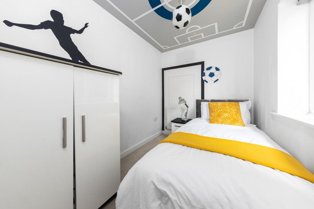 Royal House Wolverhampton - Perfect For Contractors & Large Groups ภายนอก รูปภาพ